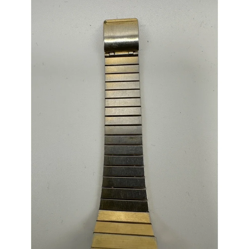 Timex Q Mens Vintage Watch New Battery M Cell 31MM 9